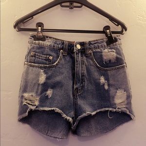Signature 8 frayed cut-off denim shorts